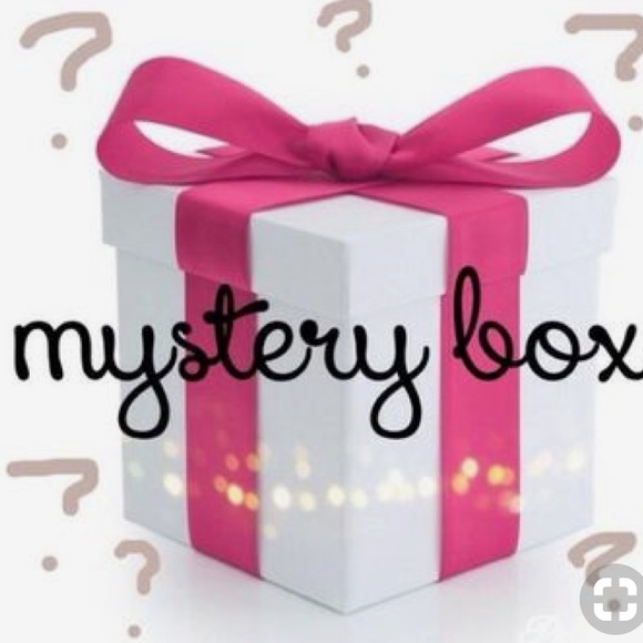 Tops - Mystery box SMALL/MED Tops - Mystery box SMALL/MED